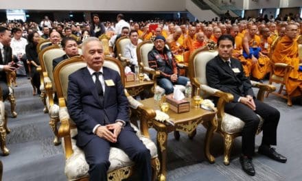 สุวัจน์ลิปตพัลลภ และผู้บริหารพรรคชพน.ร่วมสวดพระอภิธรรม พิธีพระราชทานศพครูใหญ่ (หลวงพ่อคูณ ปริสุทโธ) จ.ขอนแก่น