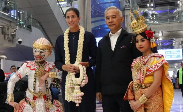 สุวัจน์ ลิปตพัลลภ ให้การต้อนรับ การ์บิเญ่ มูกูรูซ่า นักหวดสาวชาวสเปน อดีตมือ 1 ของโลก