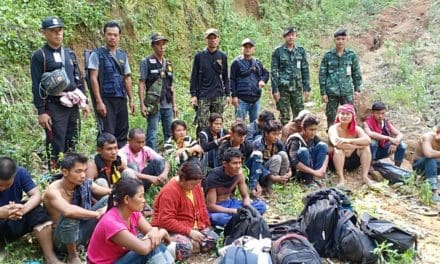 ทหาร ฉก.จงอางศึก ร่วมกับ ตชด.147 ซุ่มจับแรงงานเถื่อนลักลอบเข้าไทยคาชายแดน จ.ประจวบ