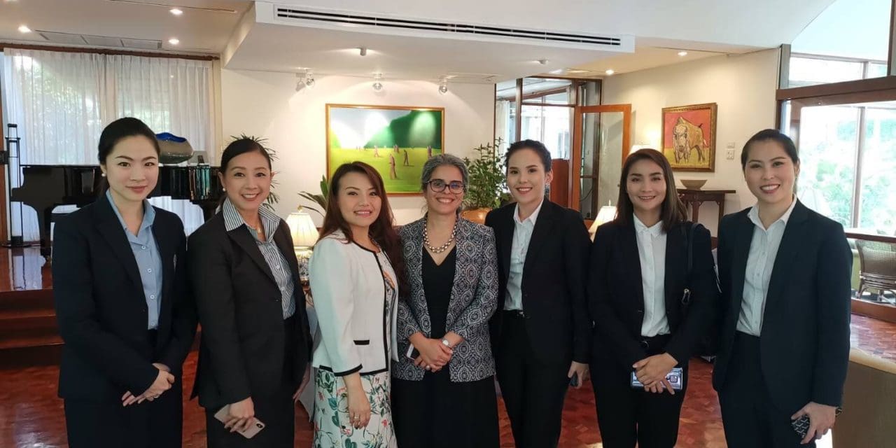 วิว เยาวภา ตัวแทน นักการเมืองหญิง ชพน. ร่วมวง หารือประเด็น เศรษฐกิจ-การเมือง สถานทูตแคนาดา