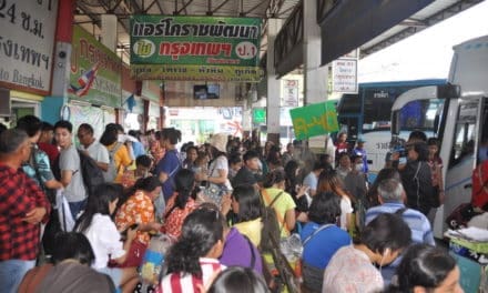 บขส.โคราช คนแห่ไปใช้บริการแน่นขนส่งสั่งเพิ่มเที่ยวรถโดยสารเข้ากรุงเทพเป็น 400 เที่ยวต่อวัน