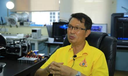 เชิญชวนร่วมเทิดพระเกียรติ ในพระพระราชพิธี ราชาภิเษก ณ.ท้องสนามหลวง ให้กำลังใจทีมโดรนแปรอักษร ฝีมือคนไทย ล้วนๆ ด้วยแรงบันดาลใจ ต่อเนื่องใน พระเจ้าอยู่หัว รัชกาลที่ 9 สู่ ในหลวงรัชกาลที่ 10