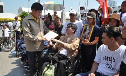 “แรมโบ้อีสาน” รุดสกัดคนพิการเดินเท้าเข้า กทม. ออกหน้ารับหนังสือขอความเป็นธรรมนายกฯ