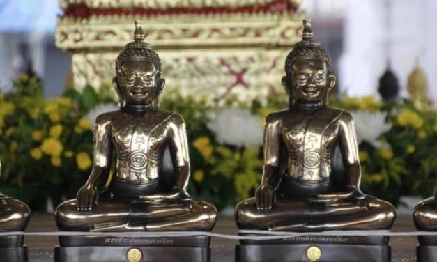 พระเกจิชื่อดังโคราช ปรกอธิษฐานจิตพุทธาภิเษก พระชัยเมือง รุ่น345ปีโคราช