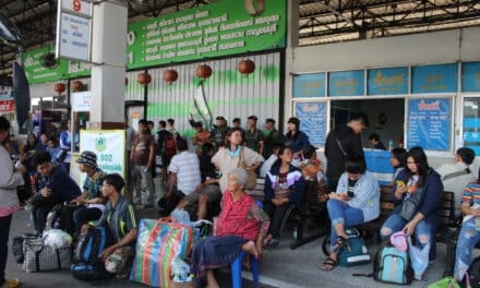 บขส.โคราชคึกคัก หนุ่ม-สาวโรงงานกลับบ้านฉลองปีใหม่