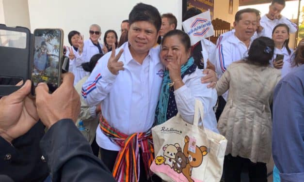 “แรมโบ้อีสาน” สุภรณ์ อัตถาวงศ์ ดับเครื่องชนเพื่อไทย