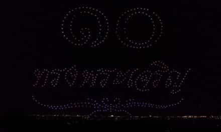 หนูน้อย จ้าวเวหา โดรนแปรอักษร 3 มิติ   ถวายพระพร “ทรงพระเจริญ”  และส่งกำลังใจให้พี่น้องชาวระยอง