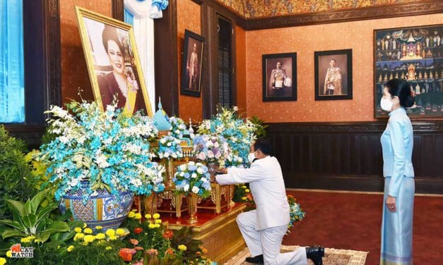 นายกฯ-ประธานสภา-ขรก.ทุกหน่วย ร่วมทำบุญตักบาตร-ลงนามถวานพระพร เนื่องในวันเฉลิมพระชนพรรษา12ส.ค.
