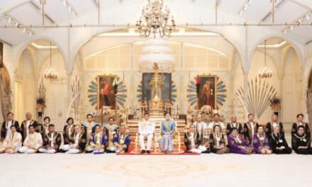 มรภ. 39 แห่ง เข้าเฝ้าฯ ทูลเกล้าฯ ถวายชุดครุย และปริญญาดุษฎีกิติมศักดิ์ สมเด็จพระนางเจ้าฯ พระบรมราชินี