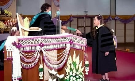 ‘กรมพระศรีสวางควัฒนฯ ‘ ทรงรับพระราชทานปริญญาปรัชญาดุษฎีบัณฑิต สาขาวิชาทัศนศิลป์ คณะจิตรกรรมประติมากรรมและภาพพิมพ์ มศก.