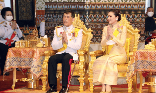 ในหลวง พระราชินี ทรงบำเพ็ญพระราชกุศลเนื่องในวันคล้ายวันสวรรคต รัชกาลที่ 9