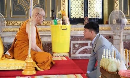 สมเด็จพระเจ้าลูกยาเธอ เจ้าฟ้าทีปังกรรัศมีโชติ มหาวชิโรตตมางกูร สิริวิบูลยราชกุมาร เสด็จไปถวายสักการะเจ้าพระคุณ สมเด็จพระอริยวงศาคตญาณ สมเด็จพระสังฆราช สกลมหาสังฆปริณายก ณ วัดราชบพิธสถิตมหาสีมาราม