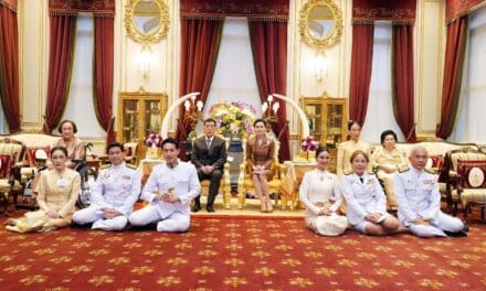 พสุ ลิปตพัลลภ-ปัทมรัตน์ พหิทธานุกร เข้าเฝ้าฯ ในหลวง พระราชินี รับพิธีสมรสพระราชทาน