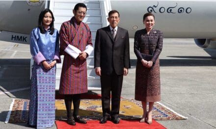 ในหลวง พระราชินี เสด็จฯ เยือนภูฏาน สมเด็จพระราชาธิบดีจิกมี เฝ้าฯ รับเสด็จ